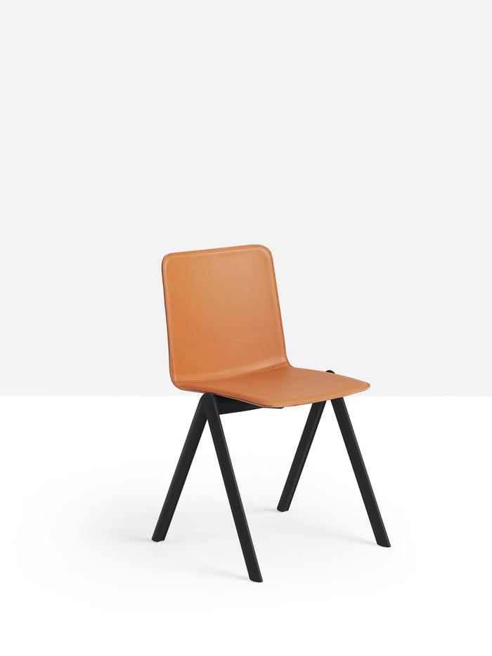 Sedia Stack cuoio by Midj